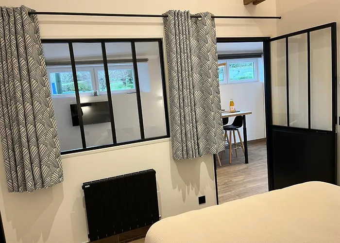 L'atelier 펜션 아로만체스레방